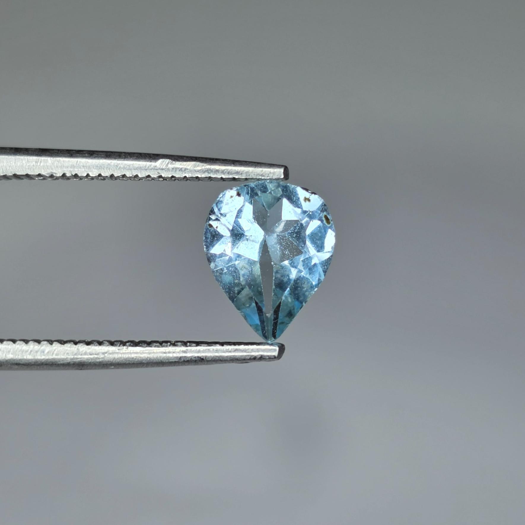 توپاز آبی رویال کاملاً پاک شفاف سوئیسی 100% معدنی