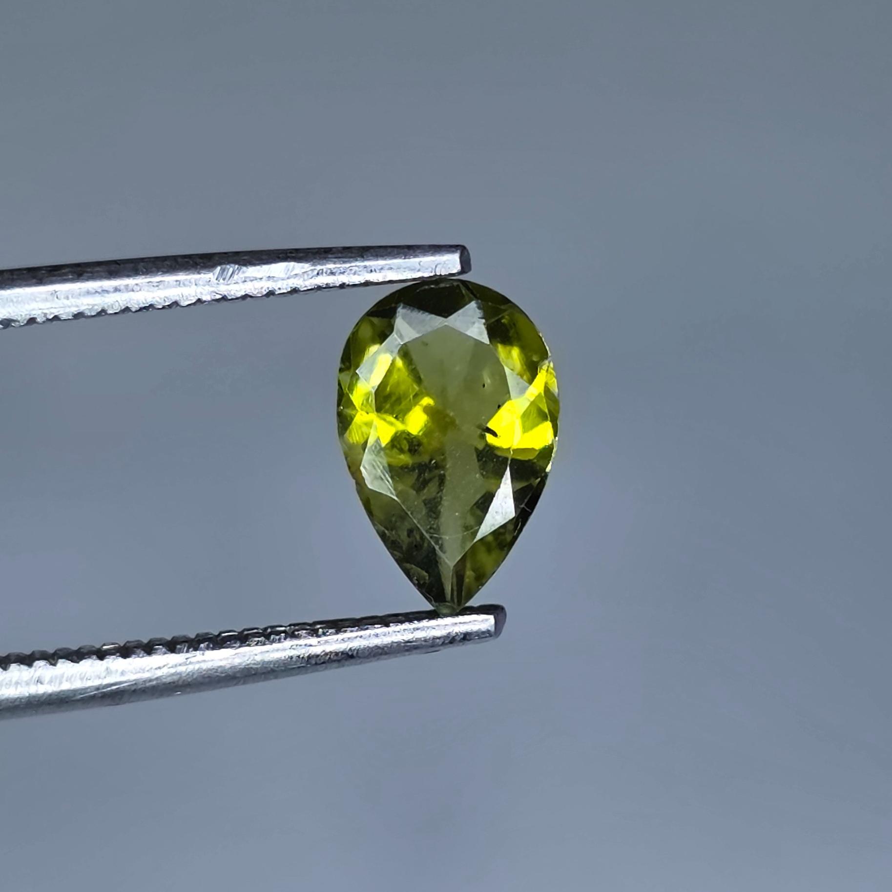 زبرجد پاک و شفاف افغانستان 100% معدنی بدون بهسازی