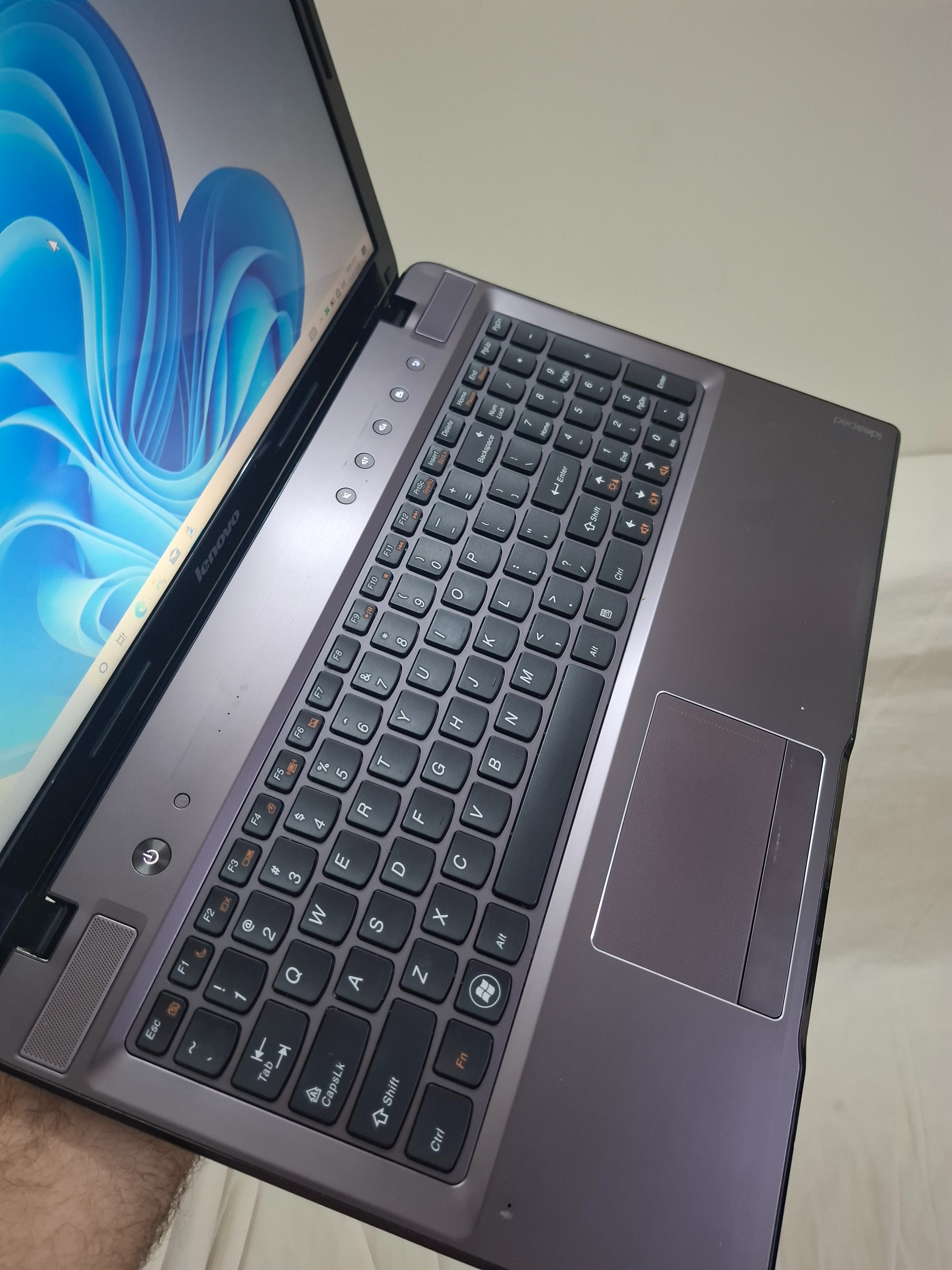Lenovo ideapad Z570 cori5