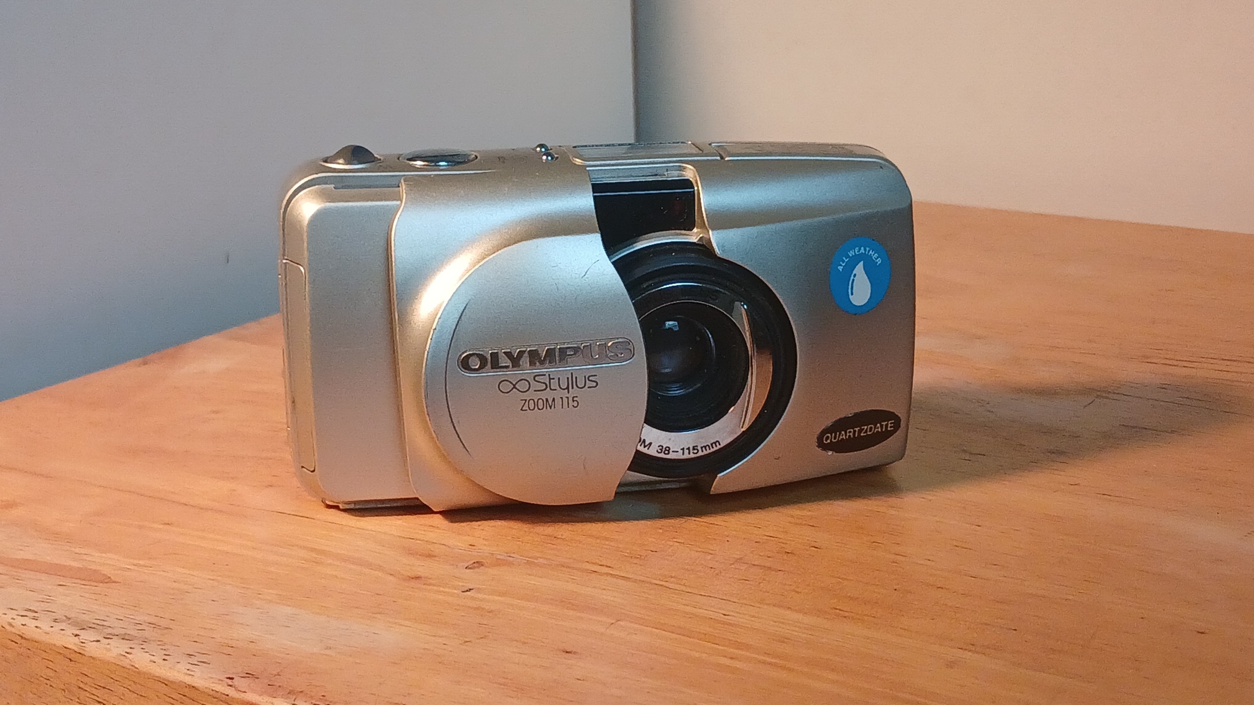 دوربین پوینت اند شوت olympus zoom 115