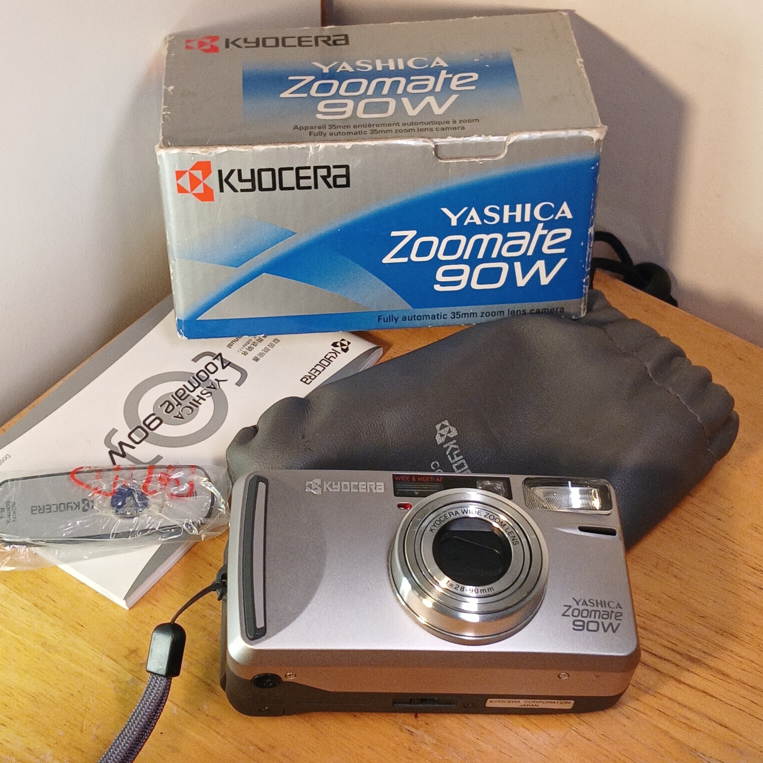 دوربین یاشیکا Zoomate 90w آکبند