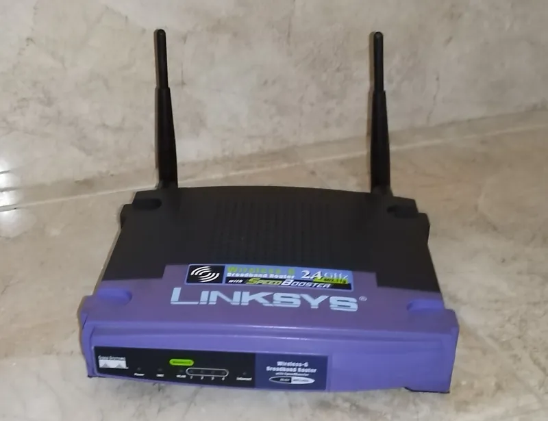 روتر اکسس پوینت بی سیم لینکسیس مدل WRT54GS