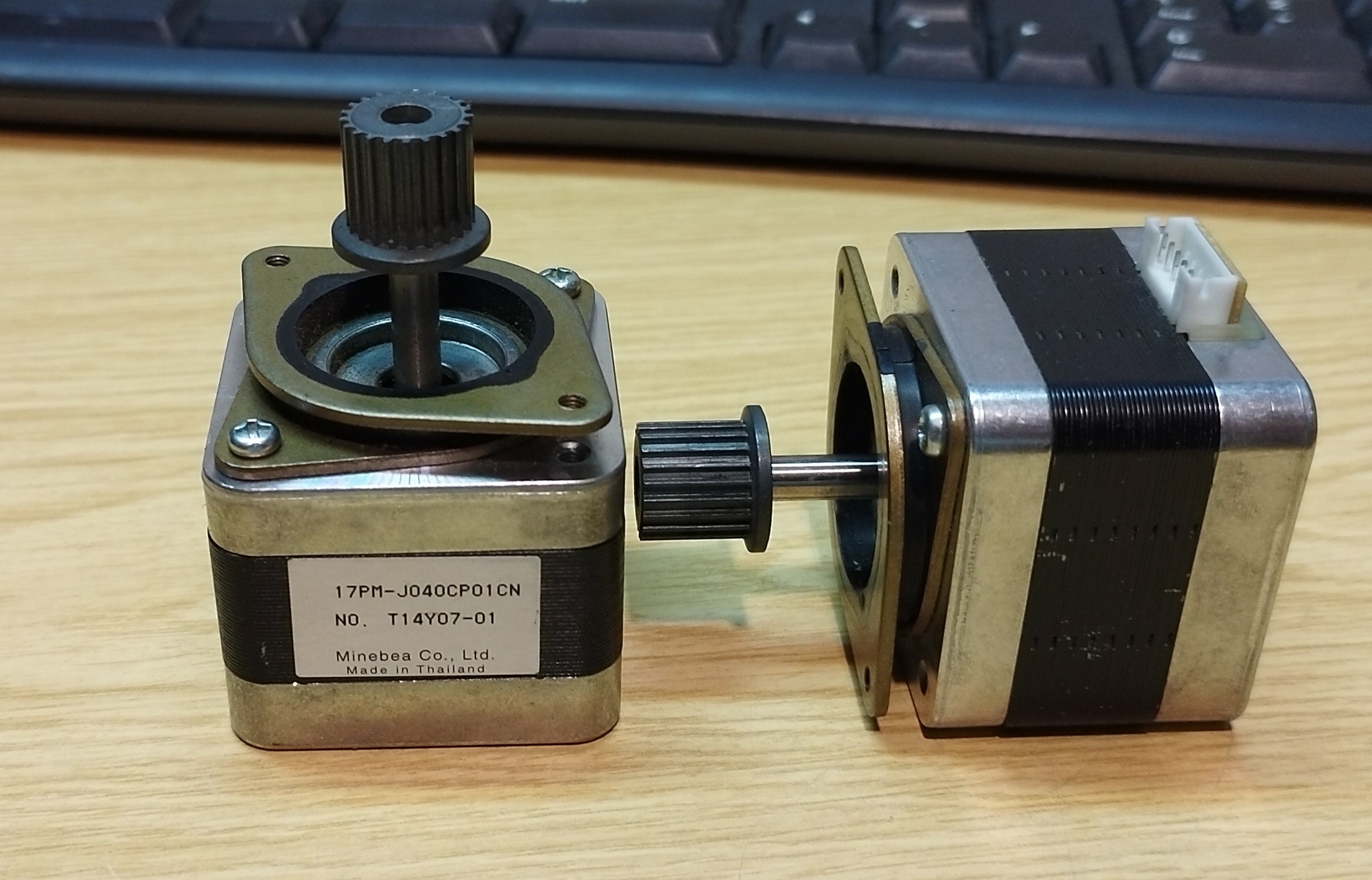 استپ موتور نما 17