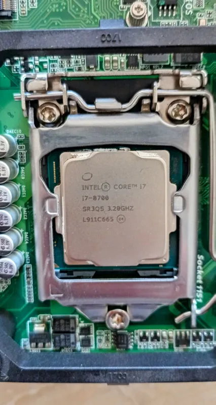 cpu i7 8700 پردازنده حرفه ای نسل 8