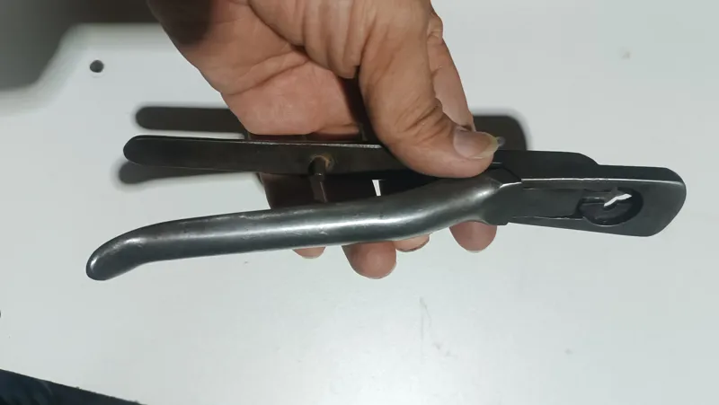 انبر فولادی پرچ چرم