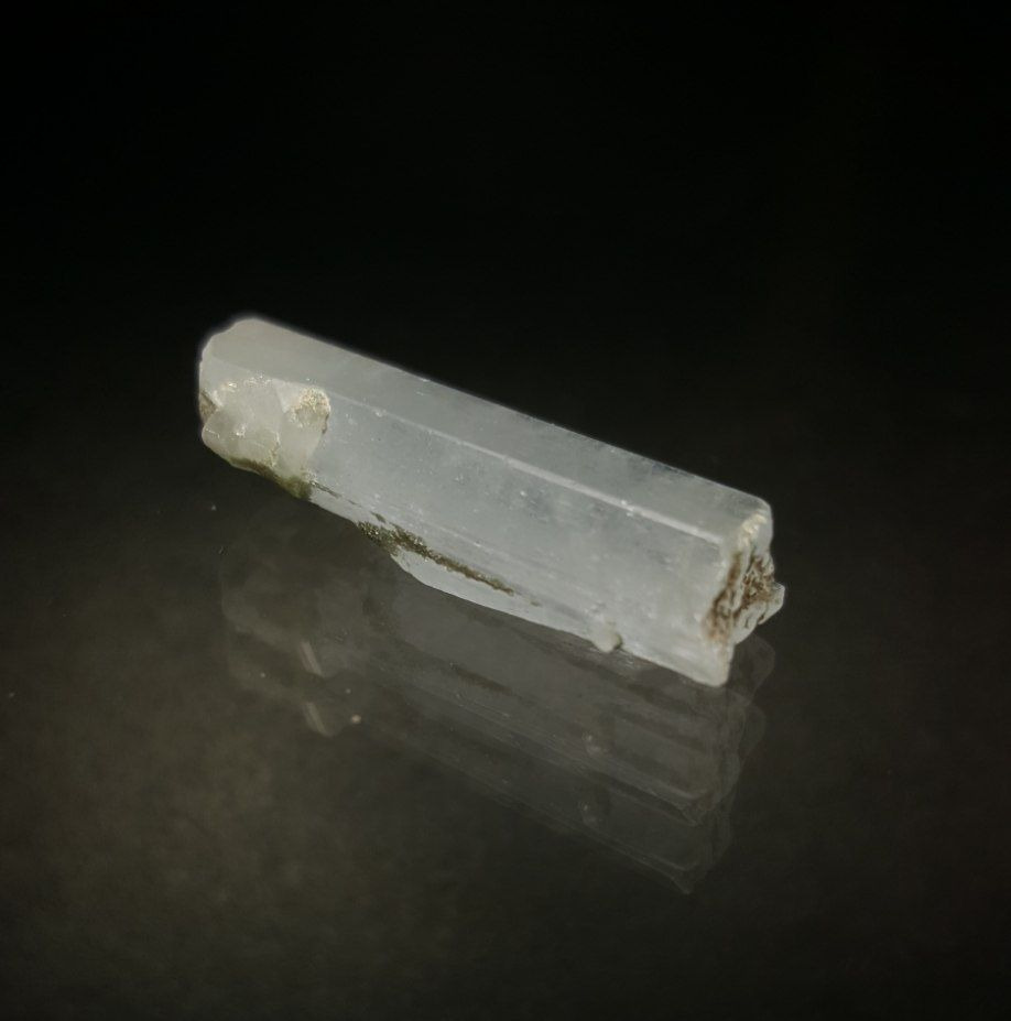 بلور آکوامارین (Aquamarine crystal)