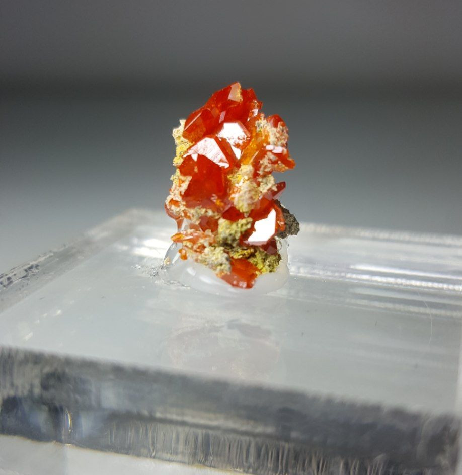 ولفنیت قرمز (Red Wulfenite)