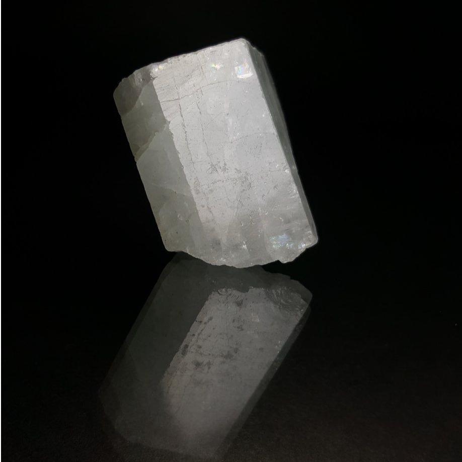 بلور آکوامارین (Aquamarine crystal)