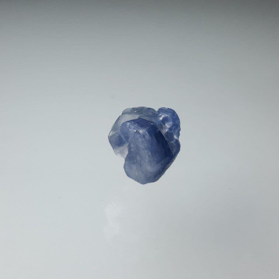 یاقوت کبود طبیعی (سفایر) (Natural sapphire)
