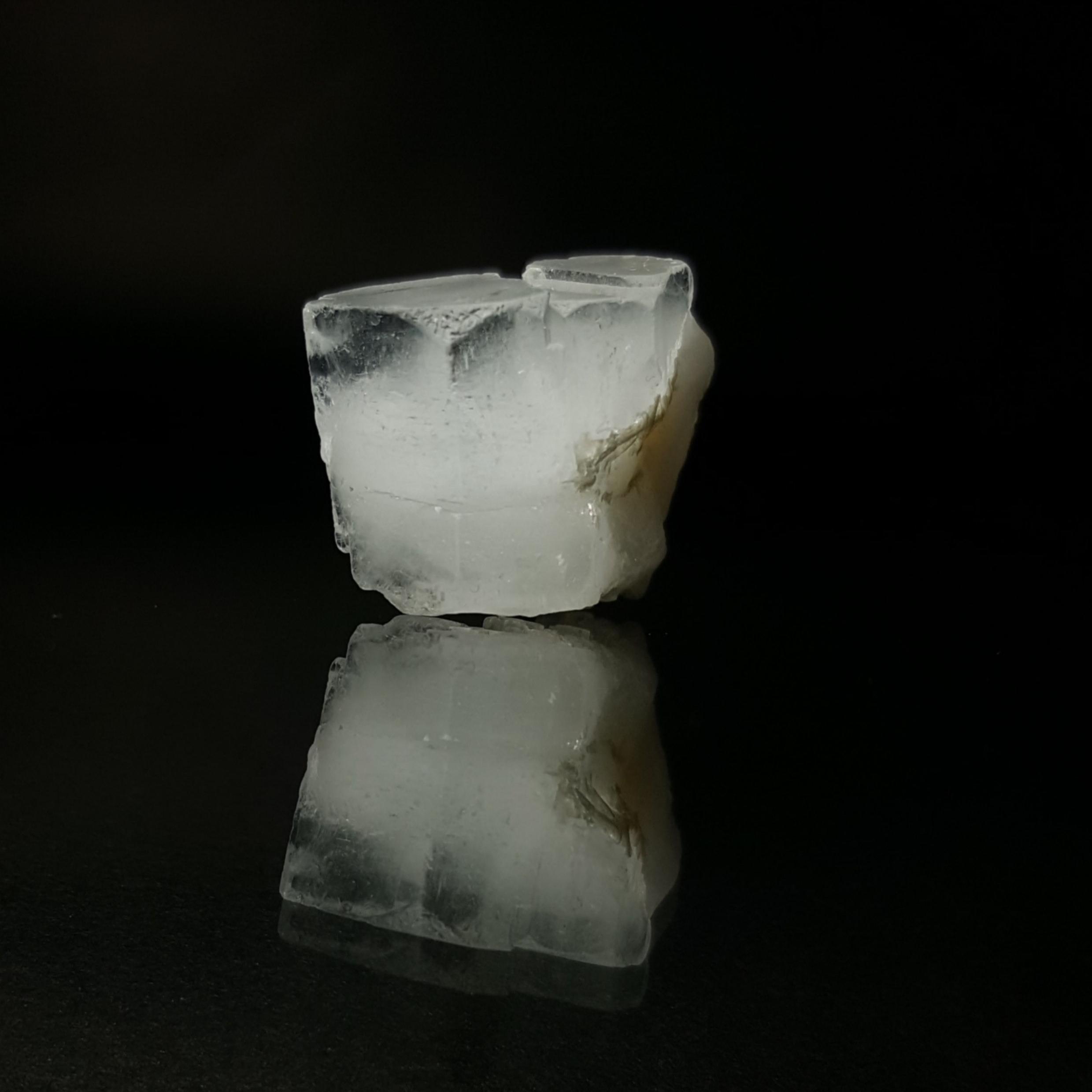 بلور آکوامارین شفاف (Clear aqua. crystal.b)