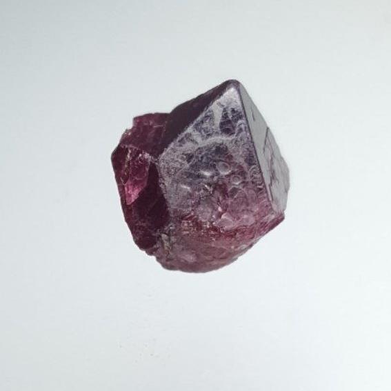 بلور اسپینل (لعل) (Spinel crystal sp.9)