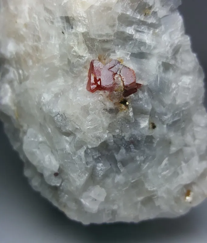 اسپینل روی بستر