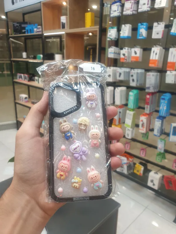 قاب گوشی ایفون 16 iphone لبوبو برجسته شفاف