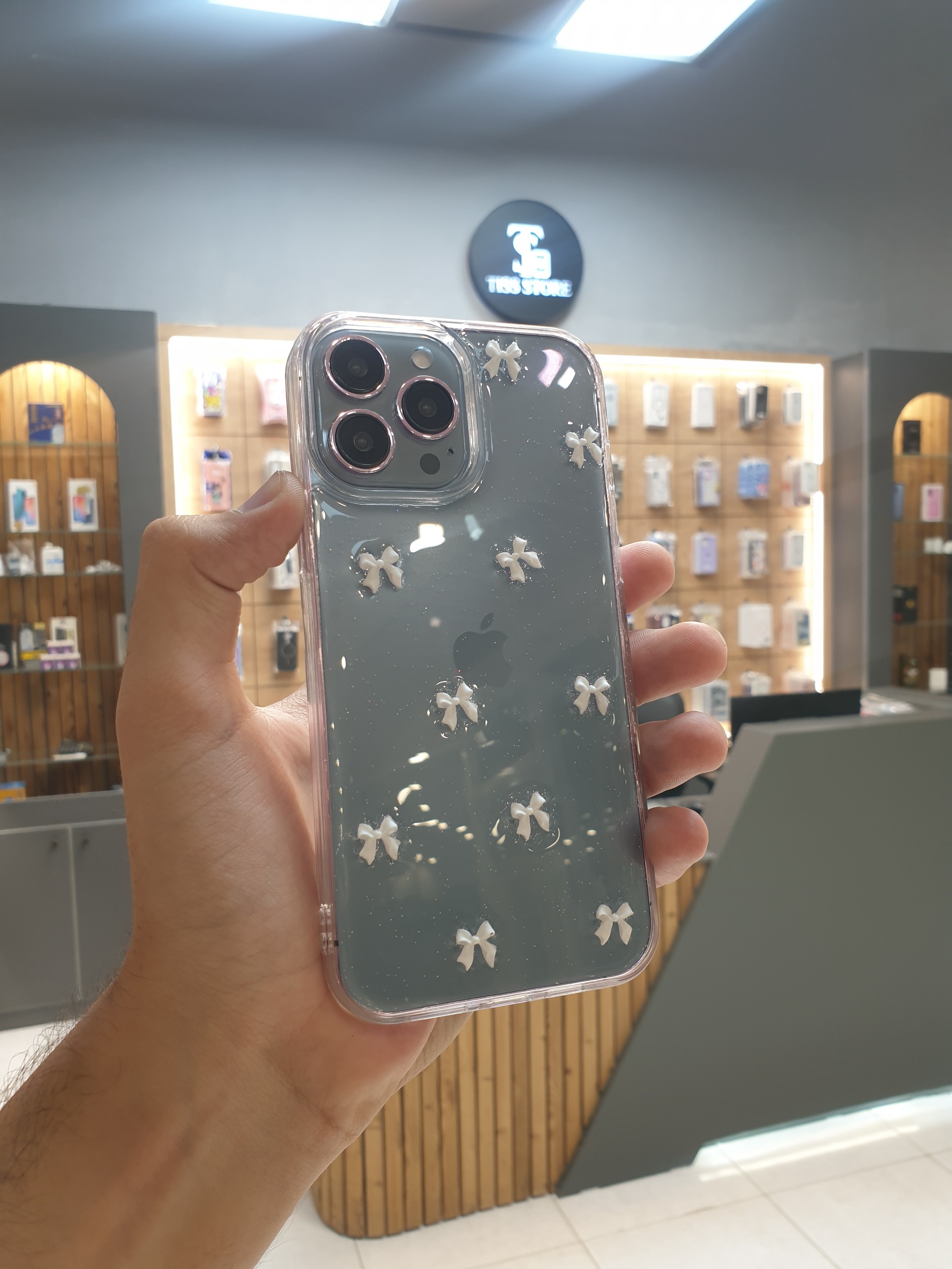 قاب iphone 13 promax طرح پاپیون اکلیلی شفاف
