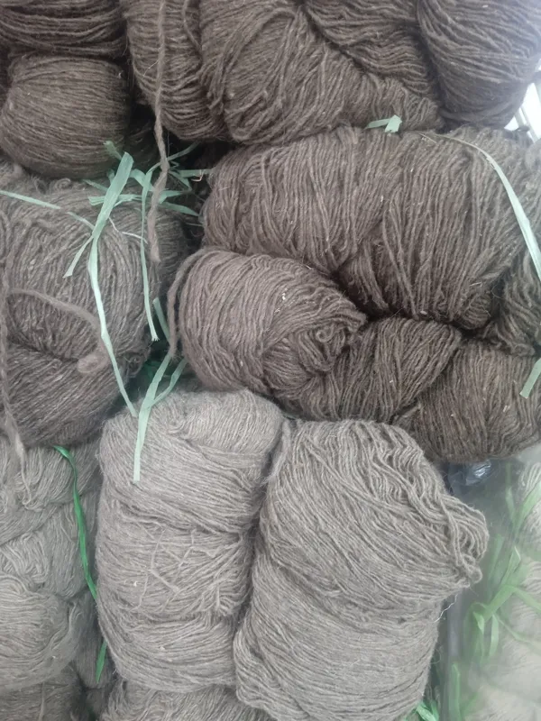 نخ پشمی خودرنگ طبیعی بقچه 4٫5 کیلویی