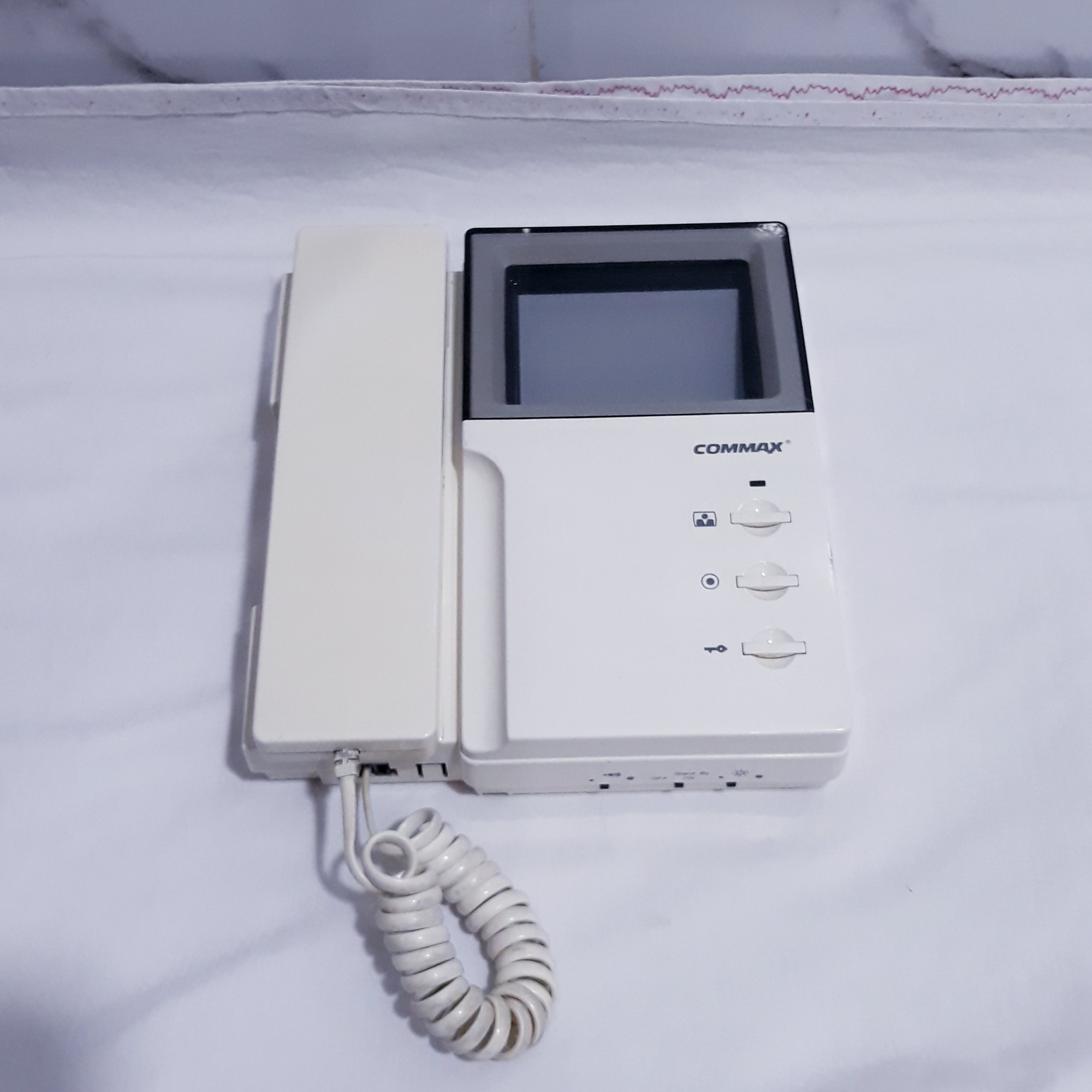 آیفون تصویری سیاه وسفید کوماکس اصل کره