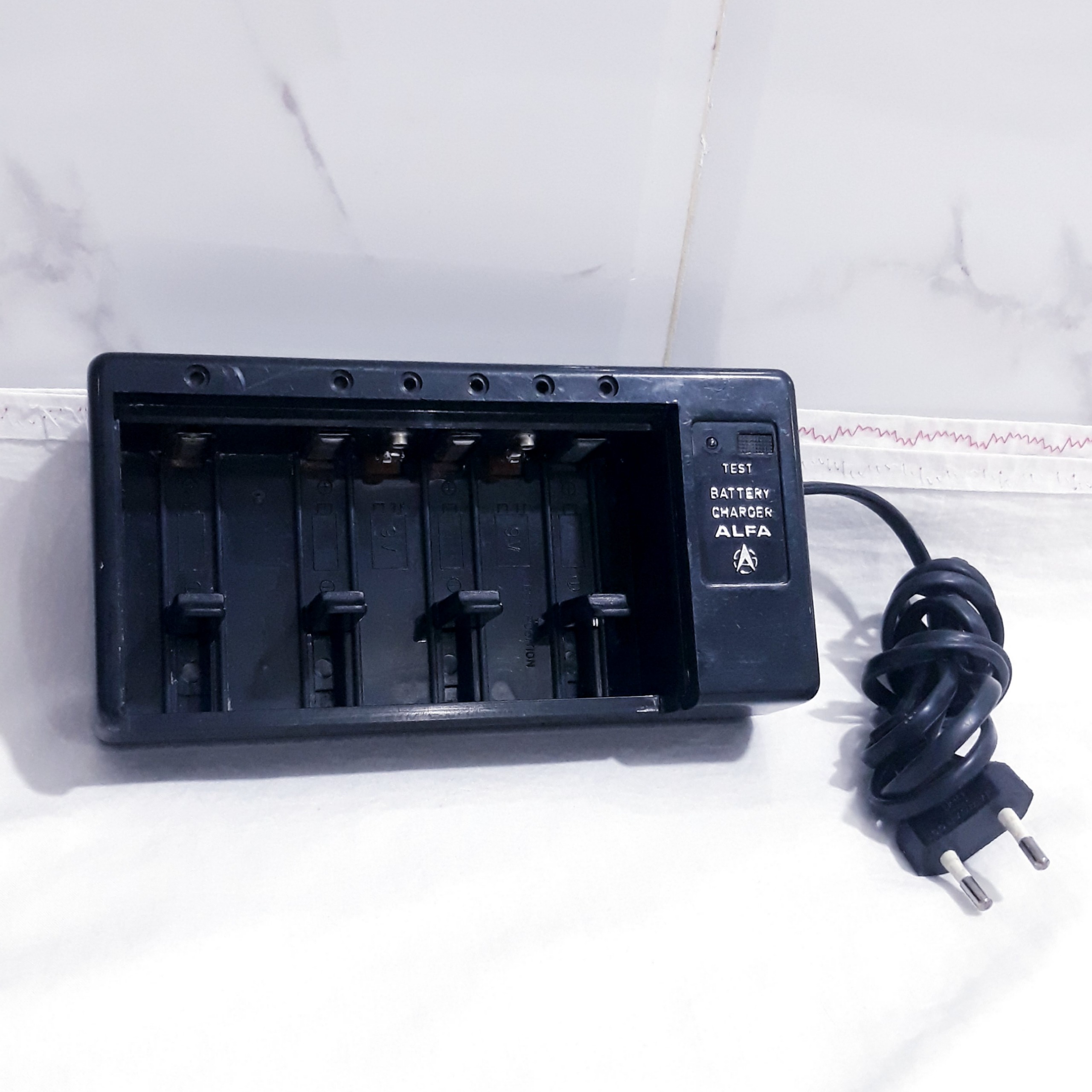 شارژ باتری آلفا  چند کاره طبق توضیحات
