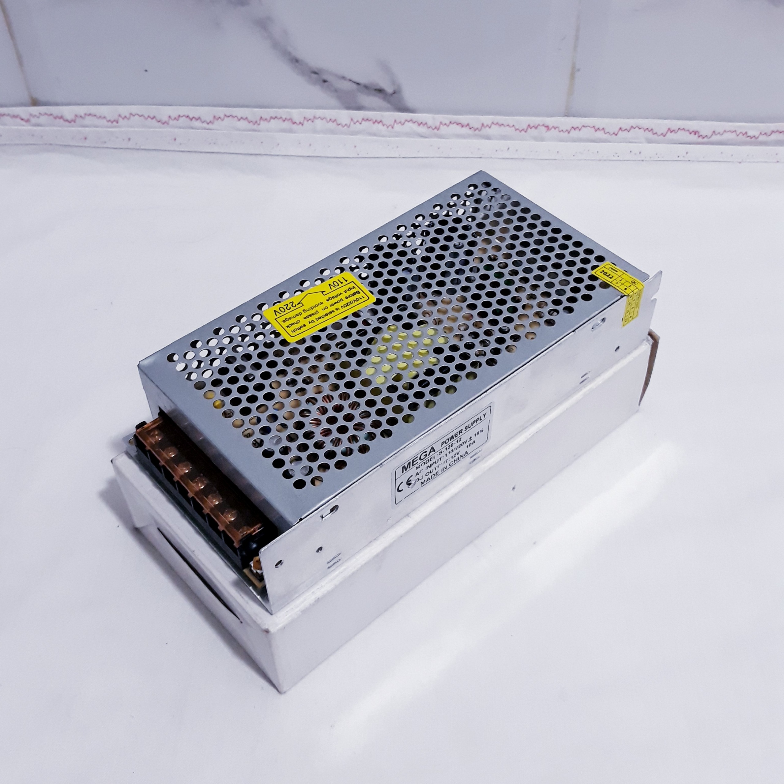 پاور 12 ولت 10 آمپر تمیز وسالم