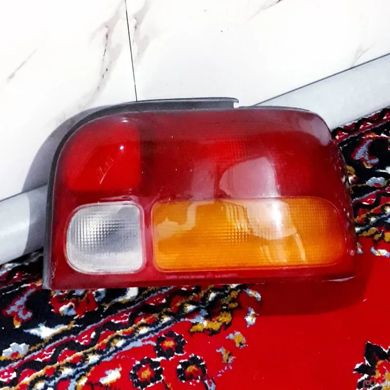 چراغ خطر وکمک جلو سمت شاگردپراید