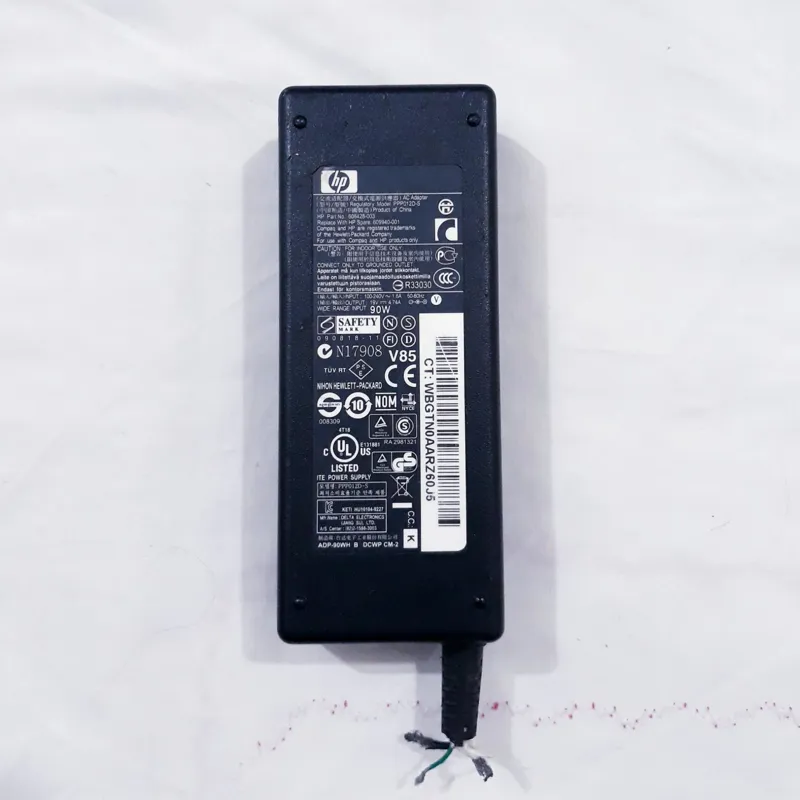 آداپتور hp اصلی سه سیم ، 19 ولت 4/74 آمپر