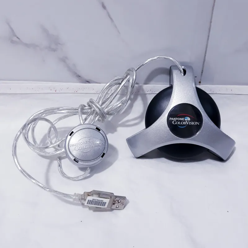 دیتا کالر مانیتور کالر ویژن crt ( طبق توضیحات )