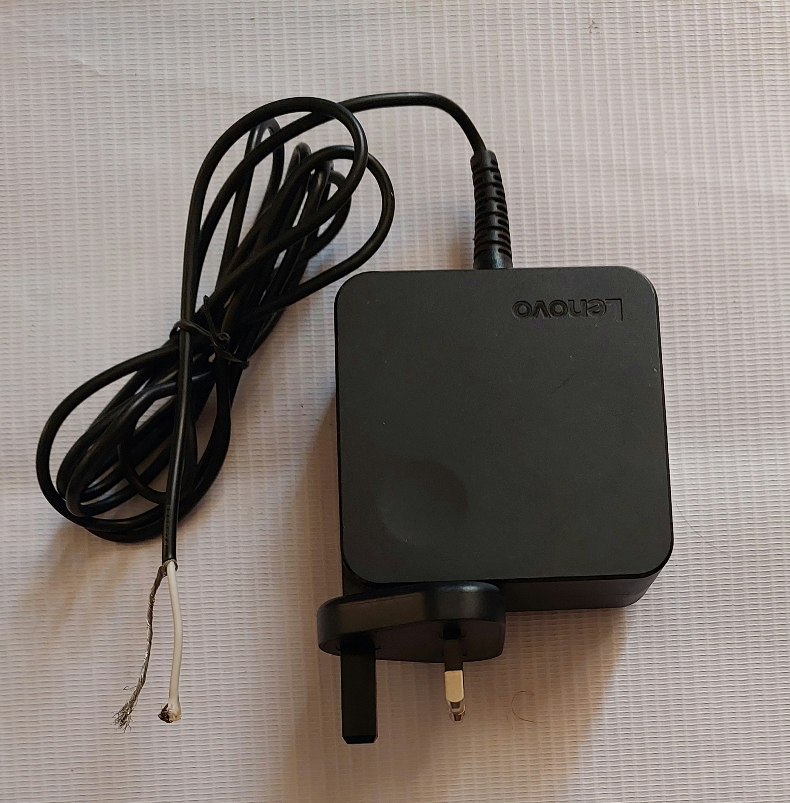 شارژر لپ تاپ لنوو مدل ADLX65CCGK2A