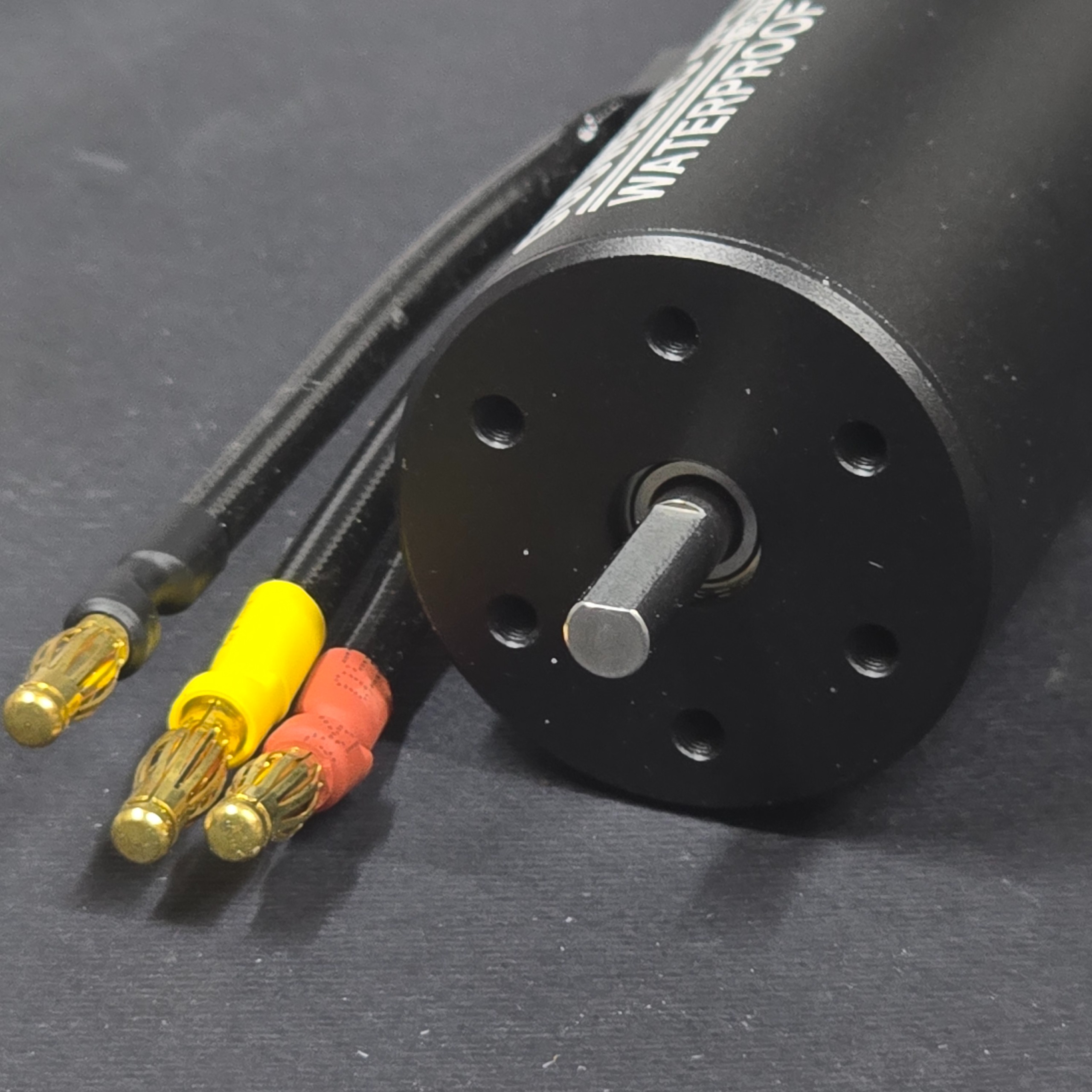 موتور براشلس ماشین ارسی 3670-2150kv