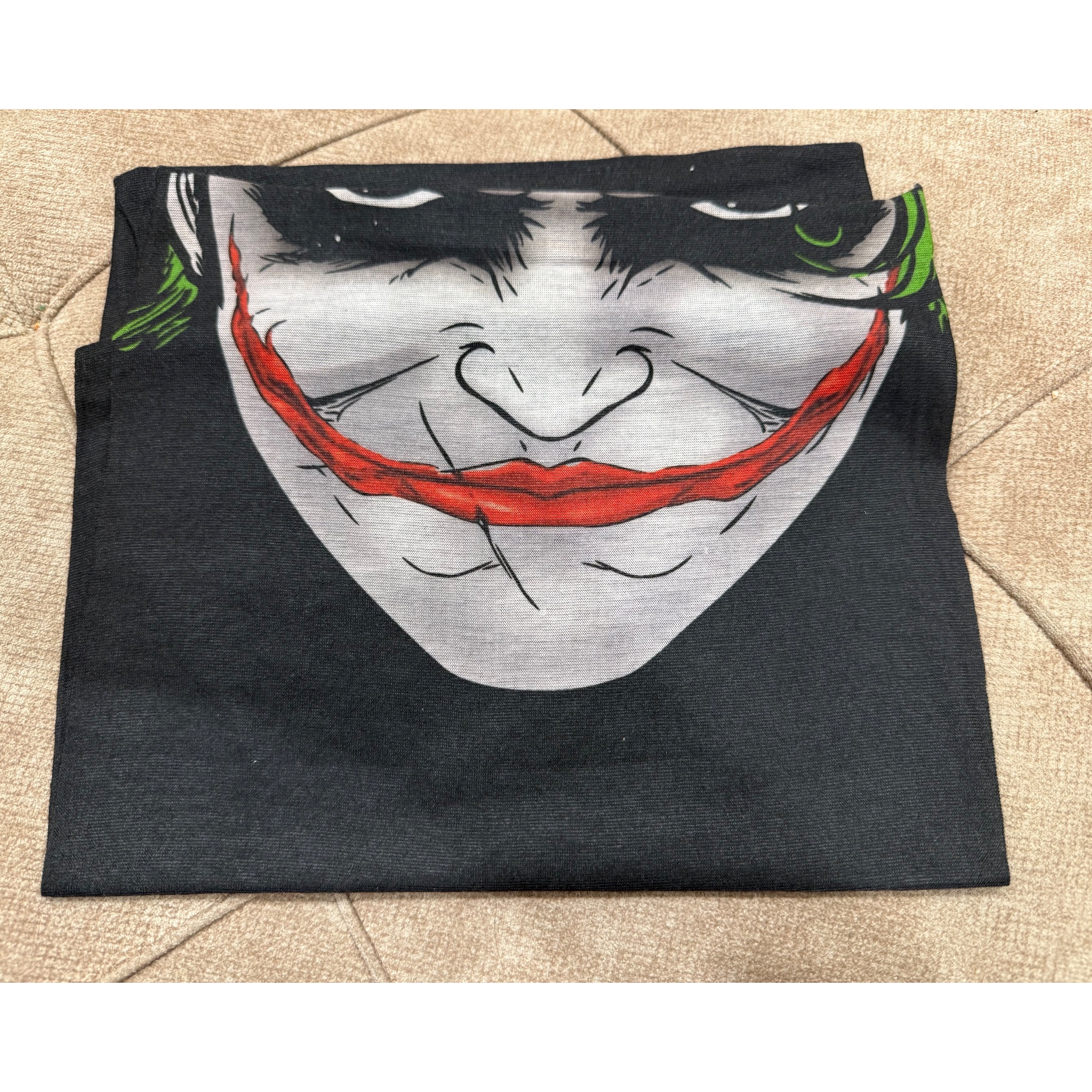 اسکارف توضیحات دارد