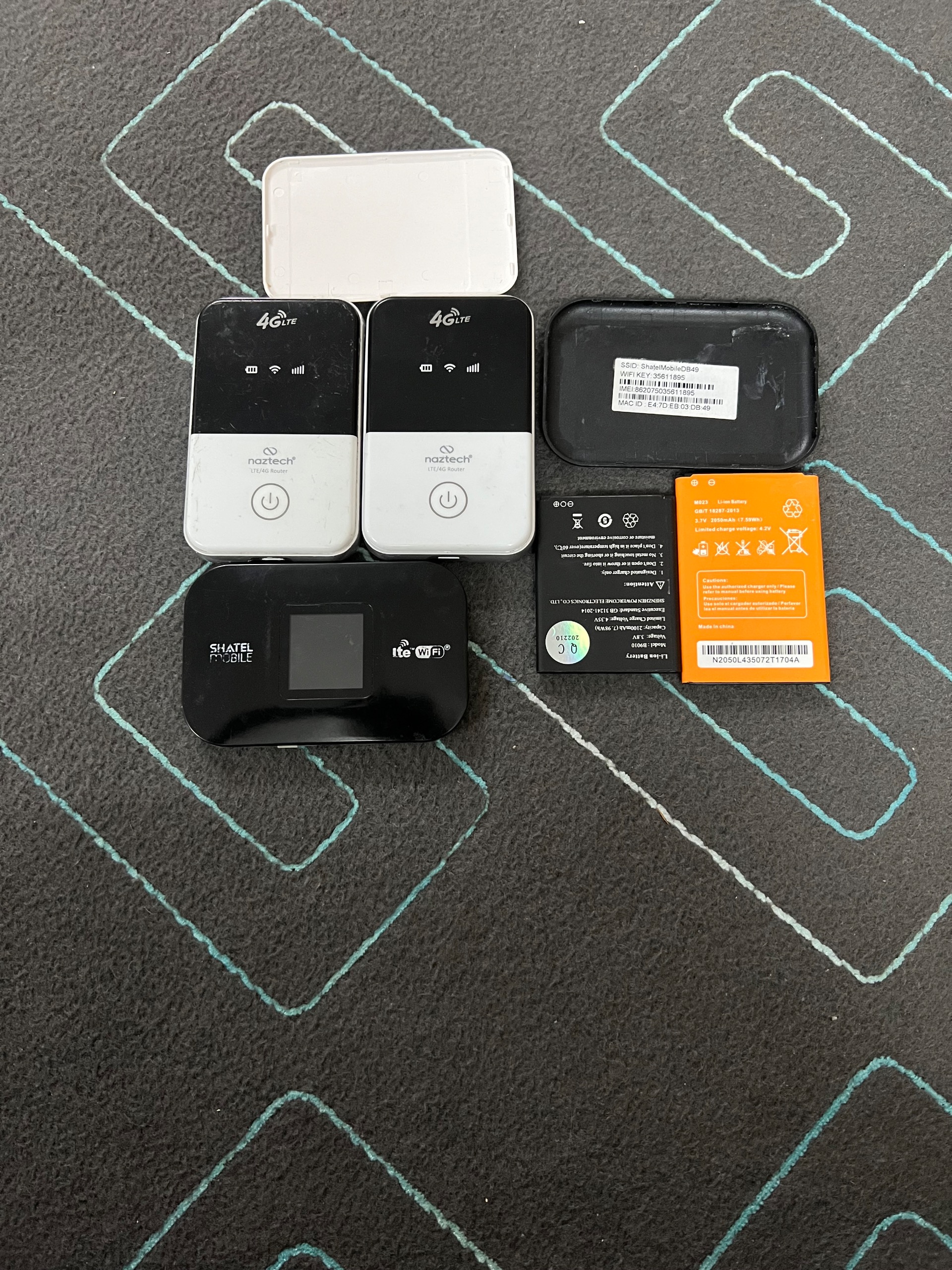 سه عدد مودم جیبی معیوب خاموش هستن