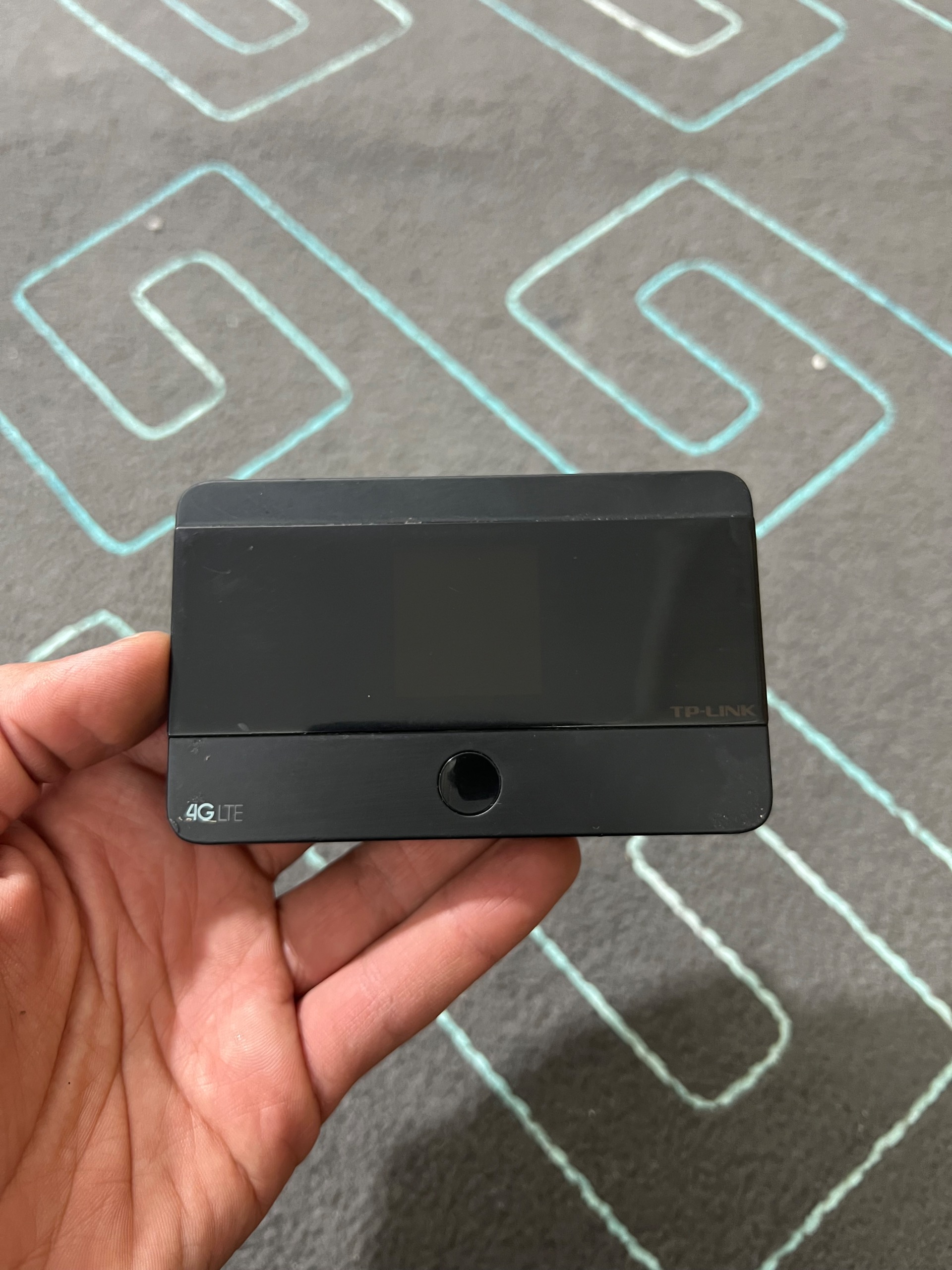 مودم جیبی تی پی لینک روی ارم میمونه معیوب