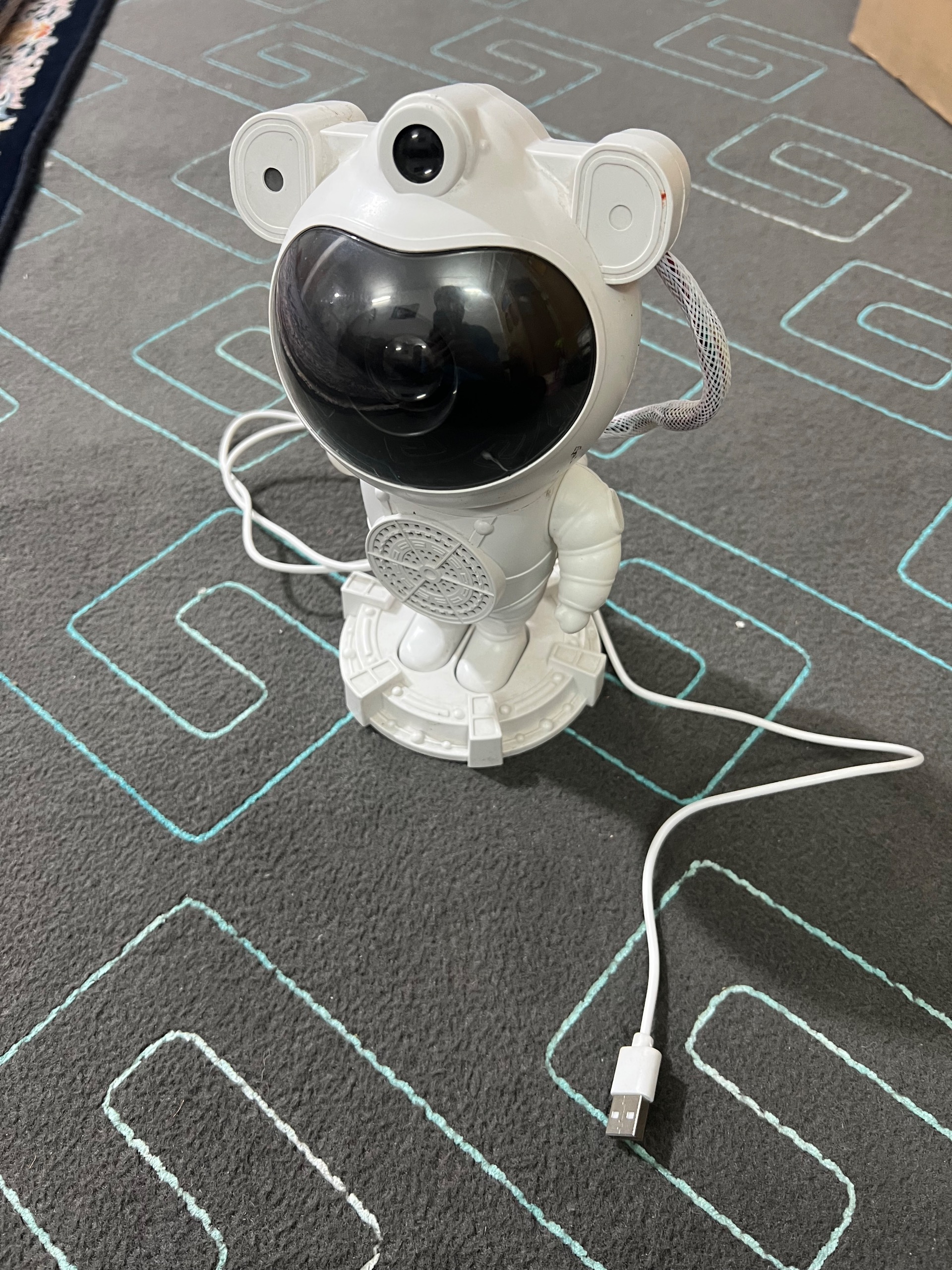 چراغ خواب کهکشانی فضانورد معیوب هست