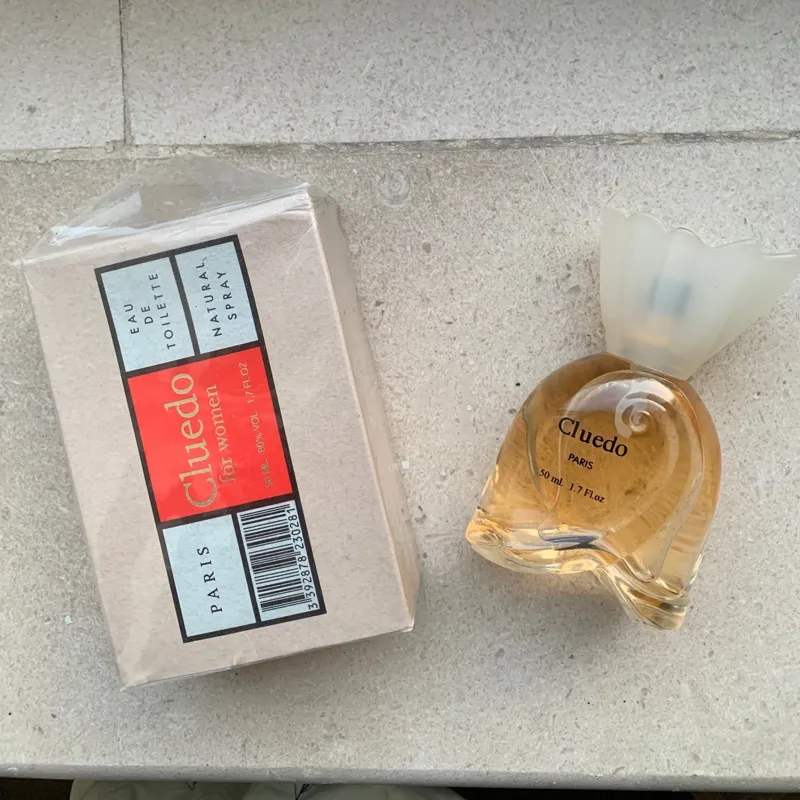 عطر قدیمی cluedo اصلی خریداری شده از فرانسه