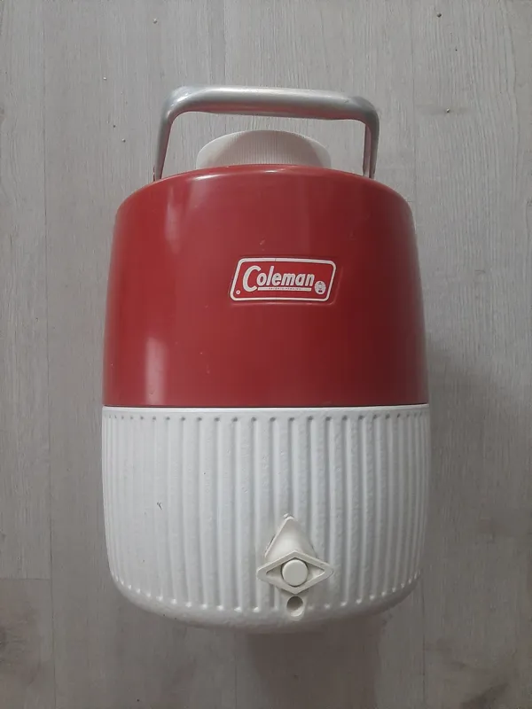 کلمن آب 8 لیتری اصل آمریکا Coleman (توضیحات )