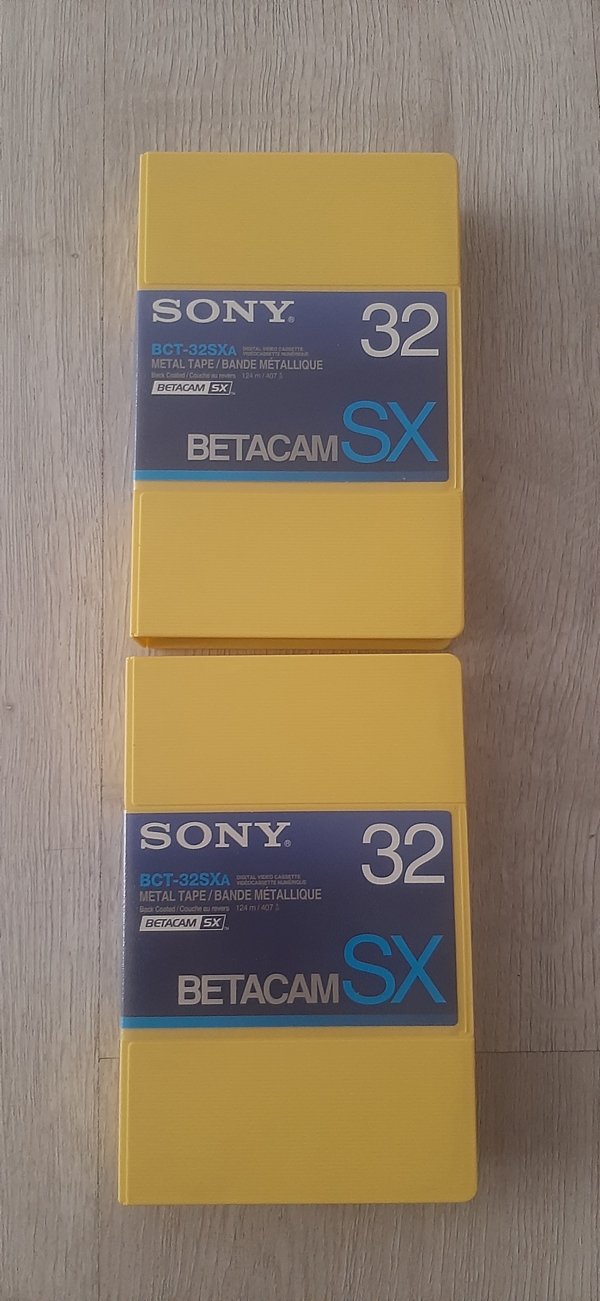 2عدد فیلم خام و نو ( BETACAM ) سونی