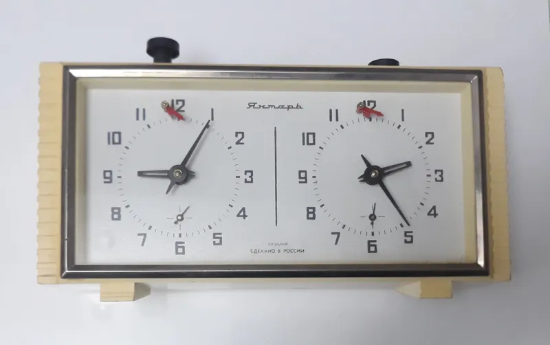 ساعت کوکی شطرنج ساخت روس کلکسیونی ایرادجزیی