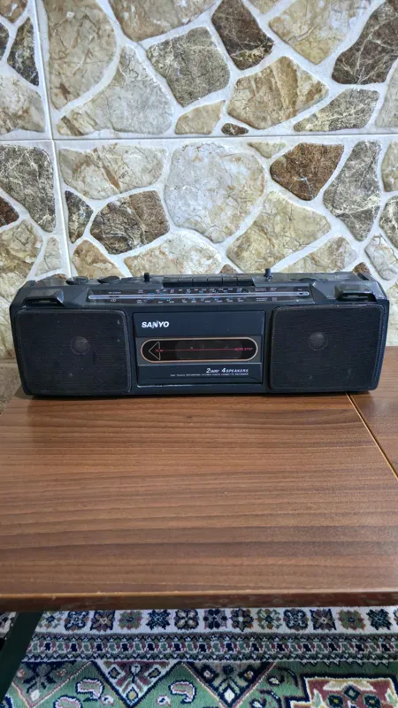 رادیو ضبط قدیمی SANYO