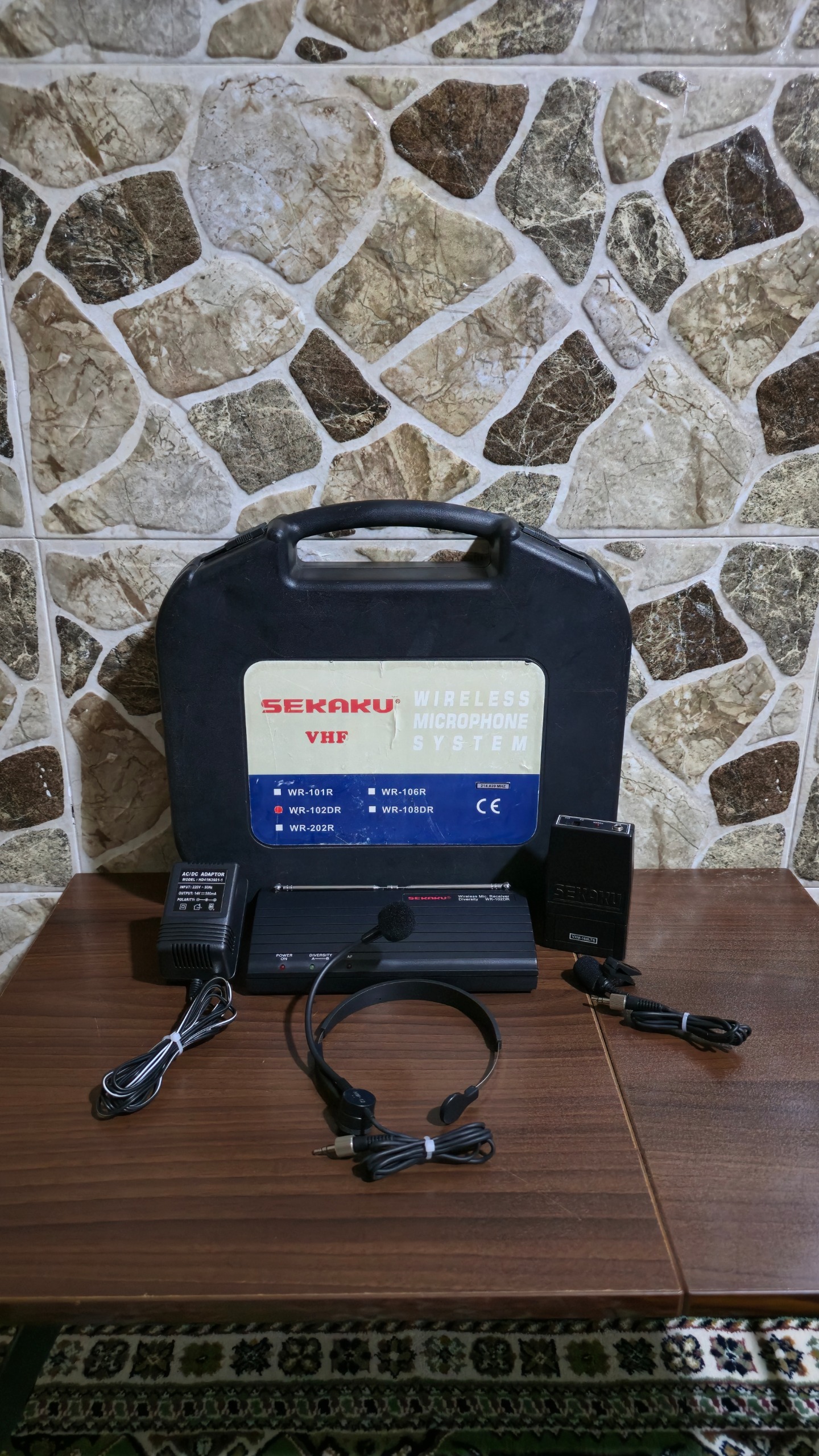 میکروفون بی سیم گردنی