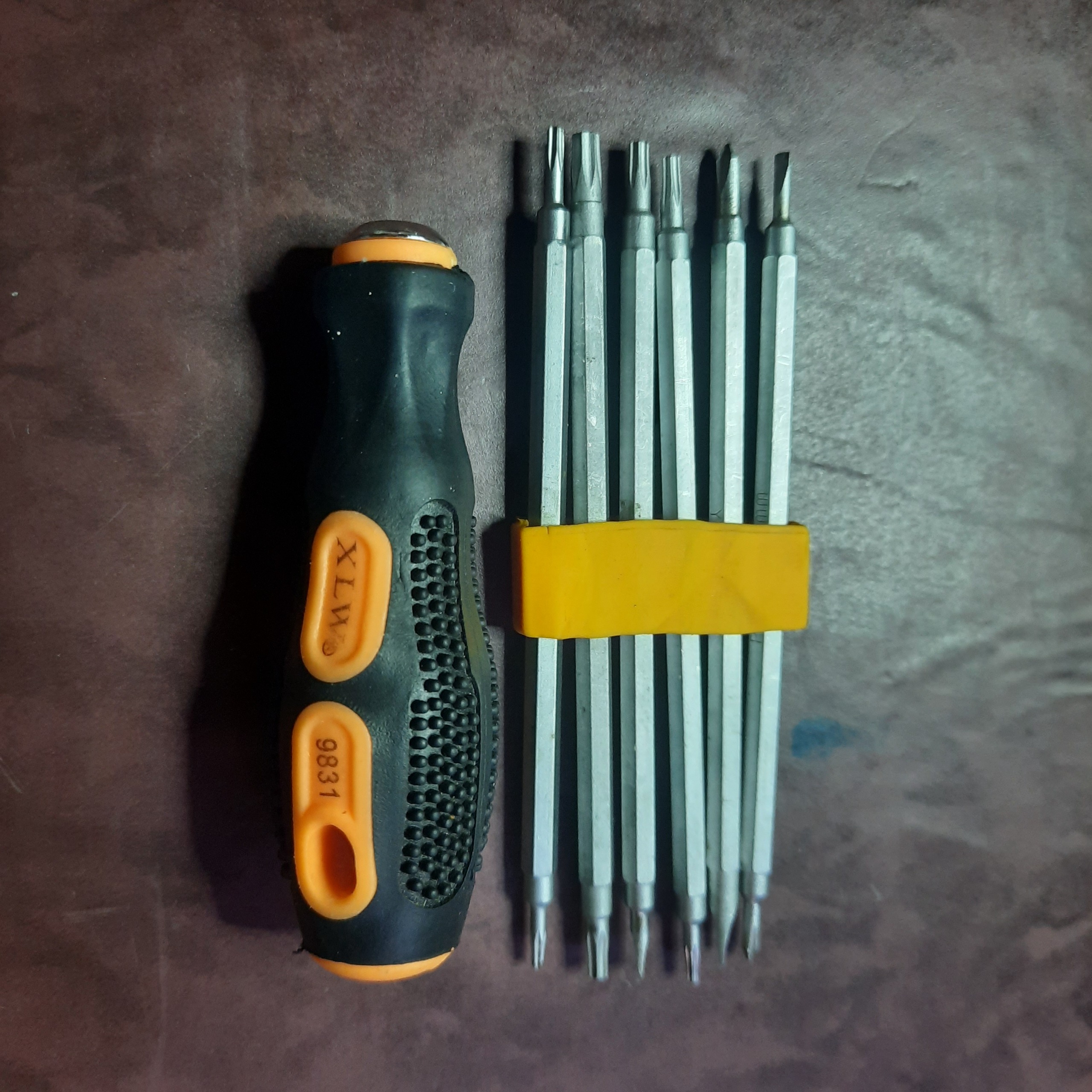 پیچ گوشتی 2 سو 4 سو ستاره ای XLW9831