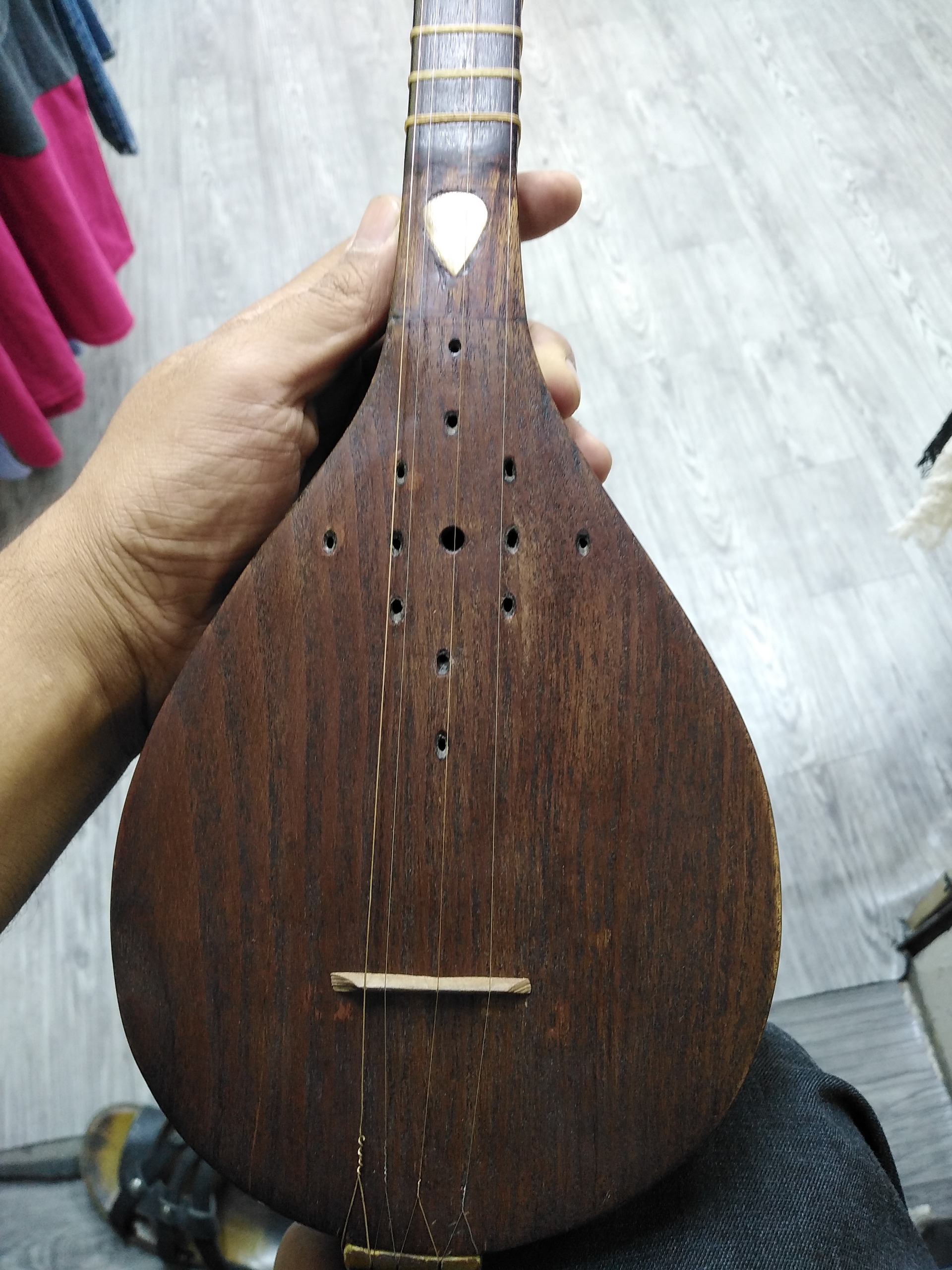 سه تار قدیمی