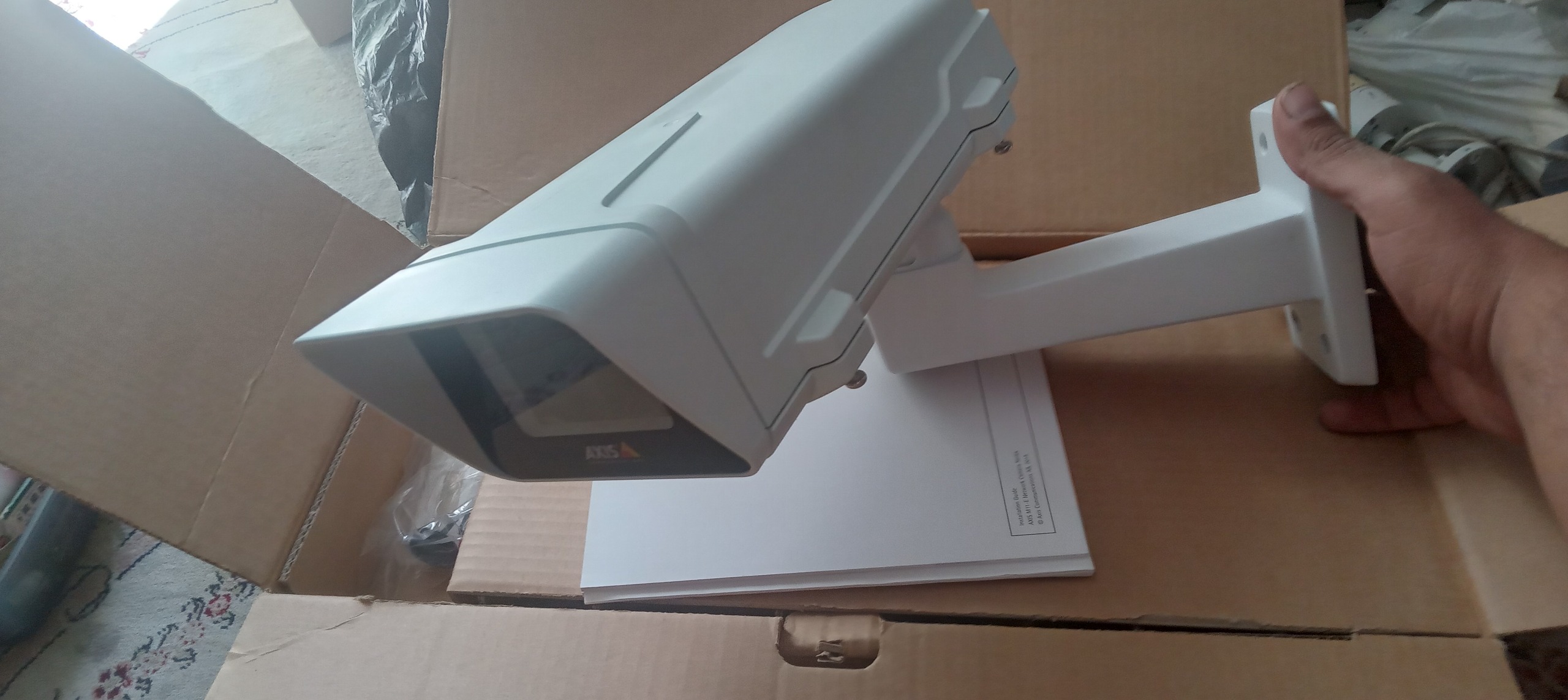 دوربین مداربسته AXIS