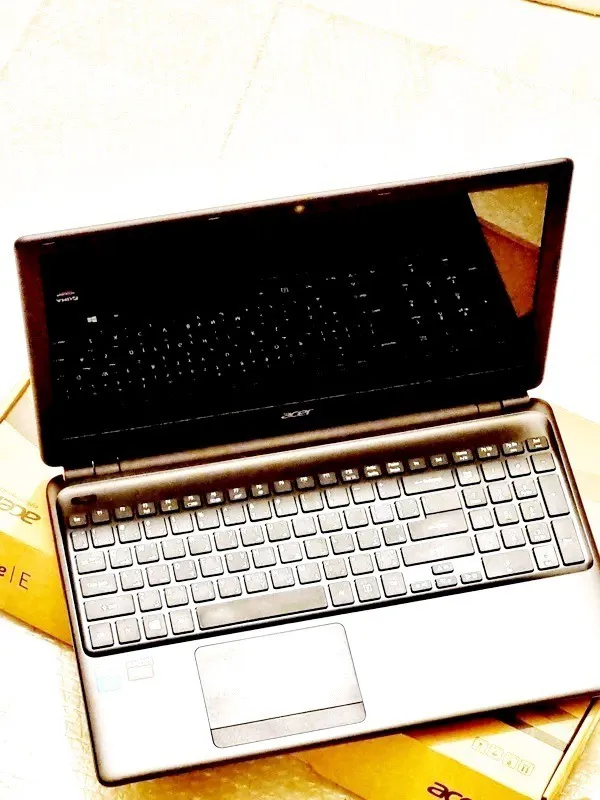 لپ تاپ ایسر مدل acer aspire E1-572G