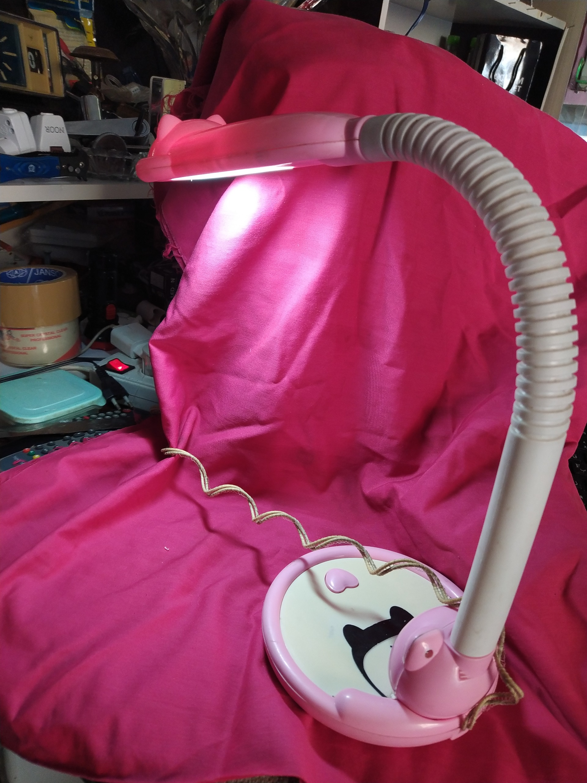 چراغ مطالعه ال ای دی  سالم