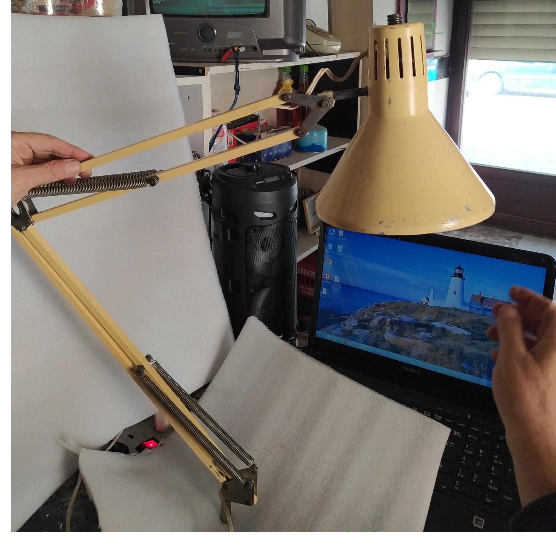 چراغ رومیزی مهندسی قابل نصب به روی میز