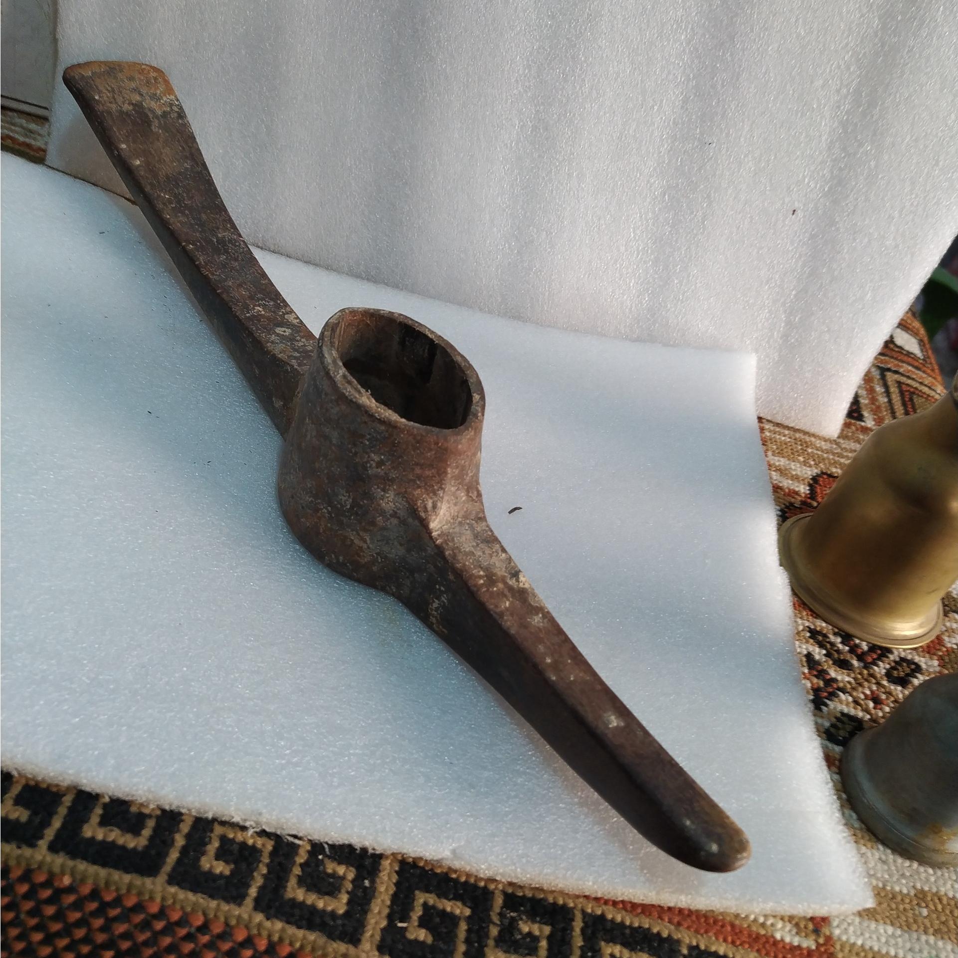 کلنگ قدیمی.یکطرف کوچک و طرف دیگربزرگ