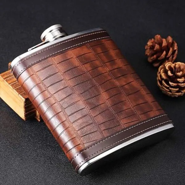 فلاسک استیل جیبی (Hip Flask) با روکش چرمی