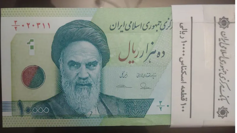 دسته نود تایی اسکناس 10,000 ریالی