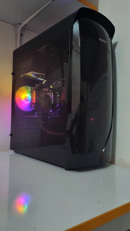 کامپیوتر  i7 6700k با rx 580 8g