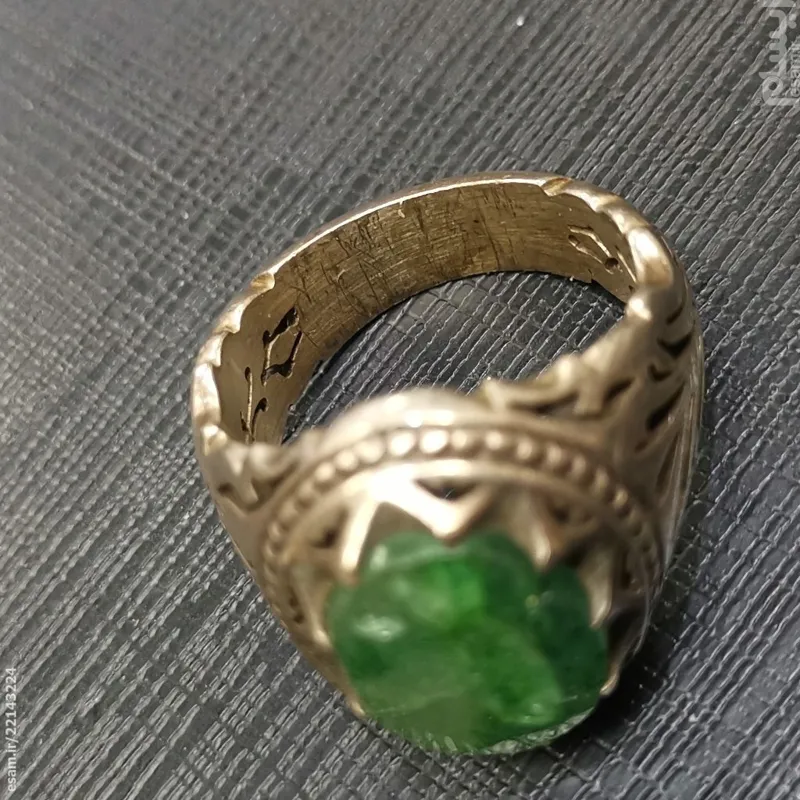 انگشتر زمرد