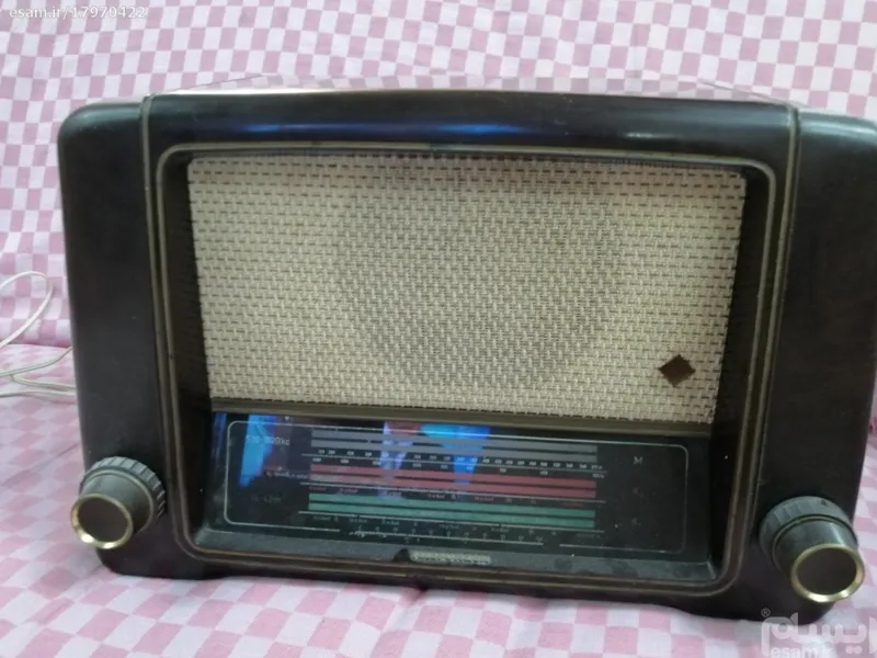 رادیو لامپی قدیمی و سایز بزرگ