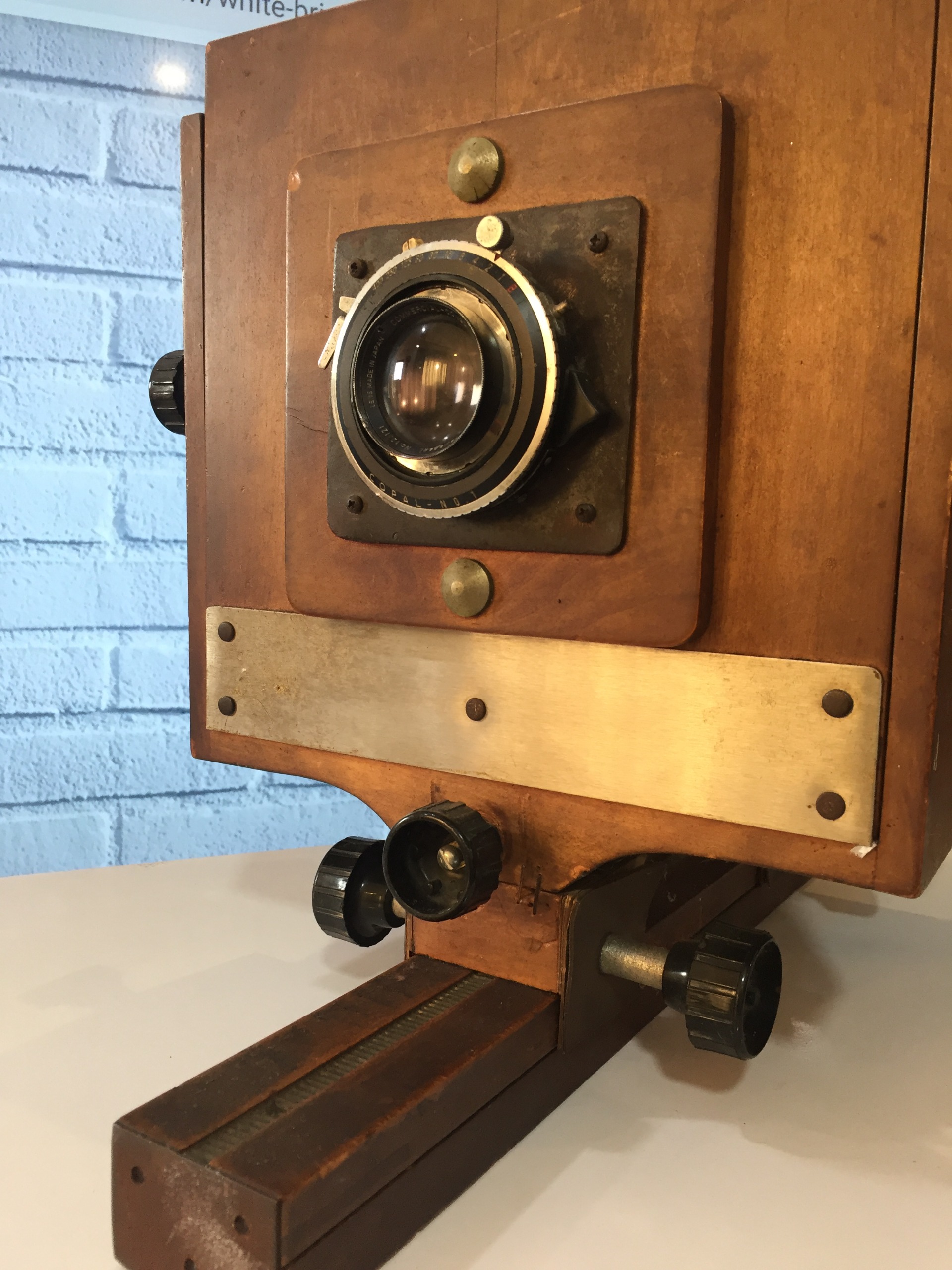 دوربین فانوسی قدیمی آتلیه ای